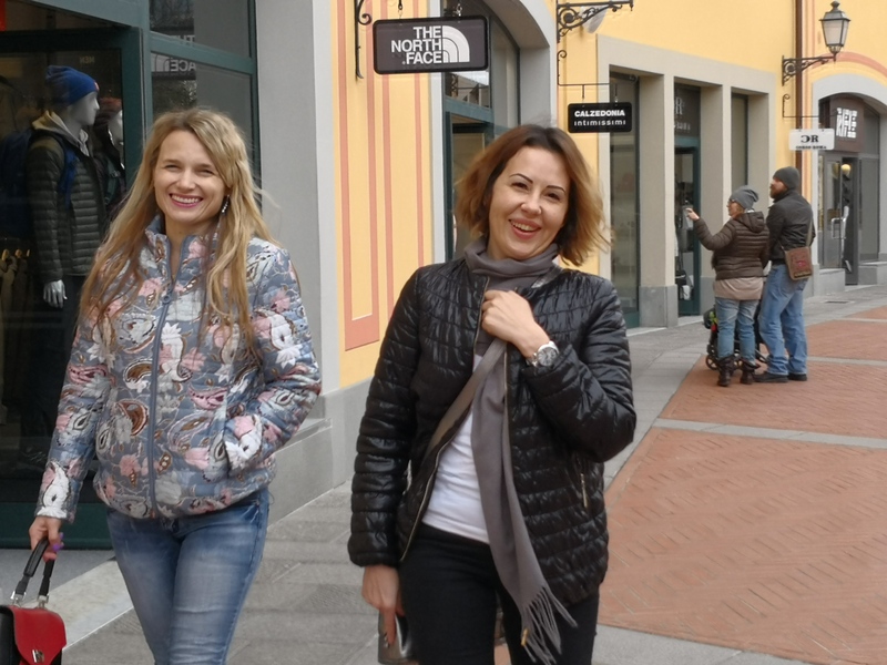Luxury shopping tour at Barberino Outlet with private chauffeur service