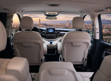 Luxury Mercedes V-Class chauffeur vehicle in Tuscany