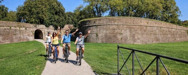 Lucca Renaissance walls private tour Tuscany