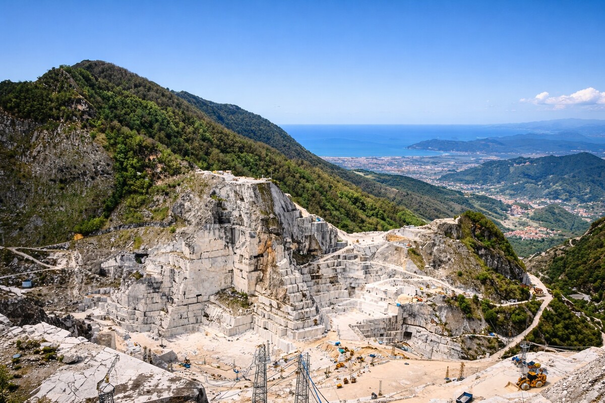 marble-quarries-alpi-apuane-panorama-sea-view-florence-pisa-taxi