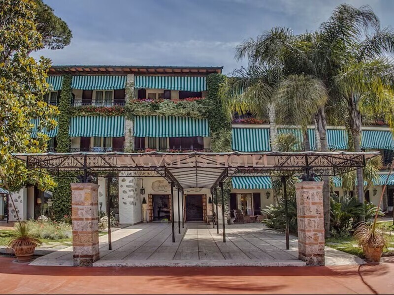 Hotel Augustus Forte dei Marmi private transfer